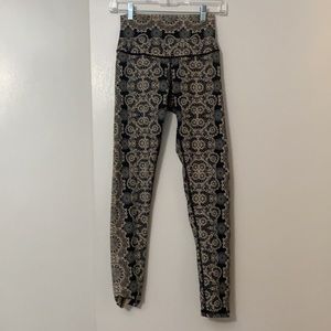 DYI Leggings - Black and Cream Lace Print S